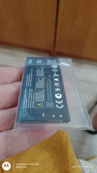 De vanzare mobil TCL.